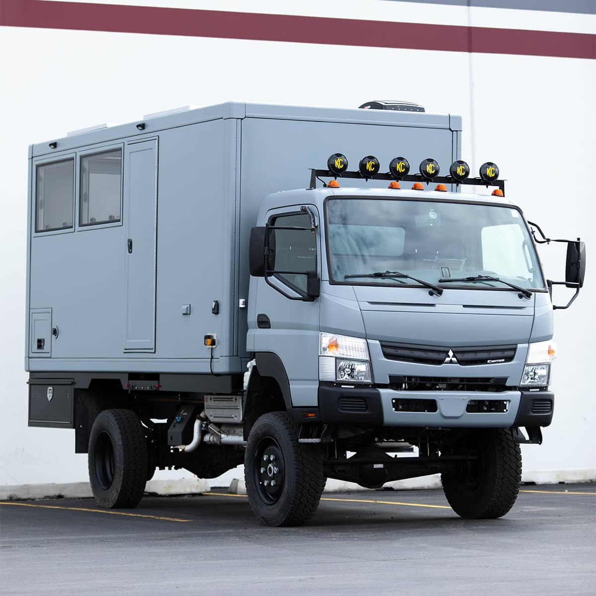 Mitsubishi truck​